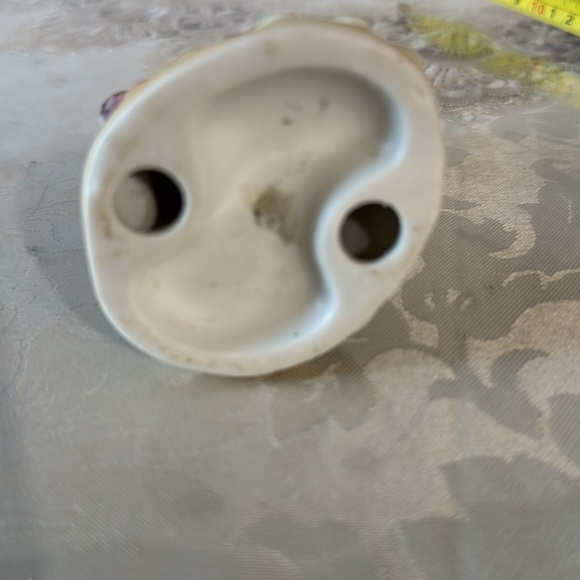 Vintage Lefton hand-painted ceramic bear figurine. - Picture 8 of 8